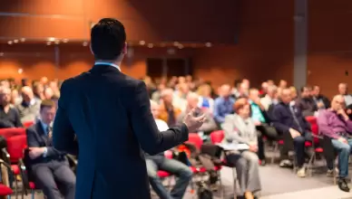 حرکت صحیح در کنفرانس‌ها و نمایشگاه های تجاری